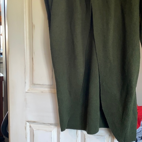 Sweater - Picture 4 of 4